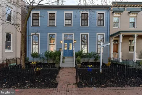 203 9th St SE, Washington, DC 20003