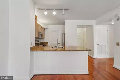 Kitchen - 616 E Street St NW #721, Washington, DC 20004 photo 2 of 4