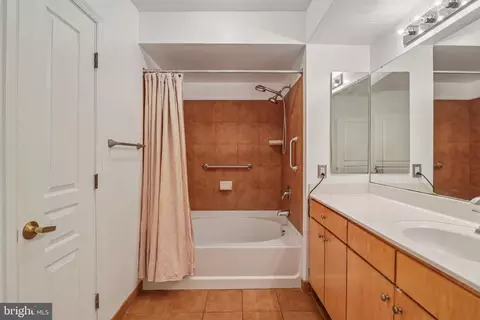 Bath - 616 E Street St NW #721, Washington, DC 20004 photo 1 of 3