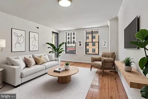 Living - 616 E Street St NW #721, Washington, DC 20004 photo 5 of 10