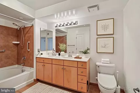 Bath - 616 E Street St NW #721, Washington, DC 20004 photo 3 of 3