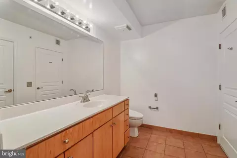 Bath - 616 E Street St NW #721, Washington, DC 20004 photo 2 of 3