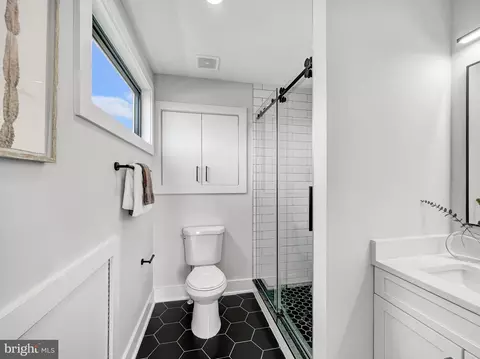 Bath - 1026 18th St NE # PH-7, Washington, DC 20002 photo 3 of 3