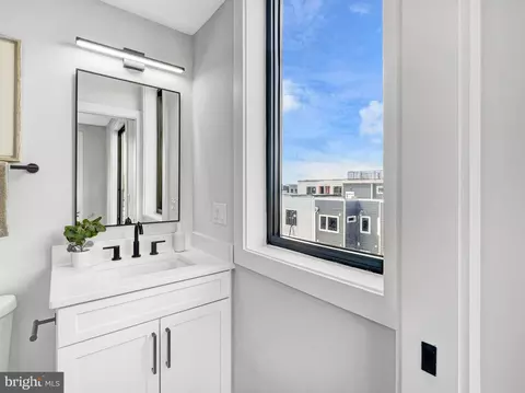 Bath - 1026 18th St NE # PH-7, Washington, DC 20002 photo 1 of 3