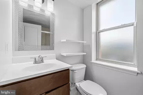 Bath - 1831 2nd St NE #207, Washington, DC 20002 photo 1 of 1
