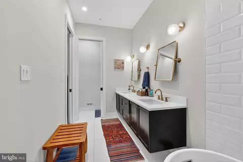 Bath - 1419 Upshur St NW #2, Washington, DC 20011 photo 6 of 6