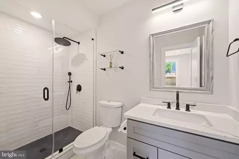 Bath - 1948 3rd St NE #D, Washington, DC 20002 photo 1 of 3