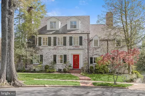 5082 Lowell St NW, Washington, DC 20016