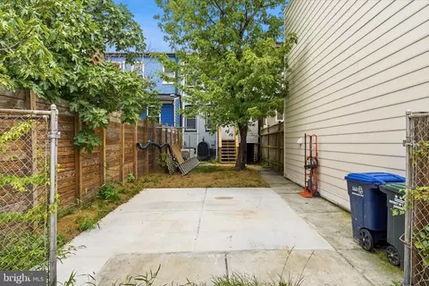 Exterior - 914 5th St NE, Washington, DC 20002 photo 4 of 5