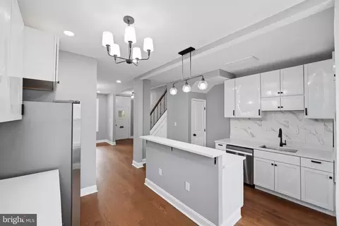 Entry Way - 914 5th St NE, Washington, DC 20002 photo 5 of 11