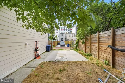 Exterior - 914 5th St NE, Washington, DC 20002 photo 5 of 5