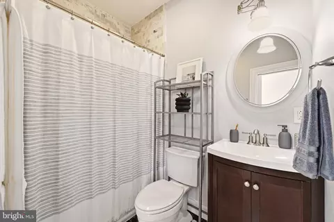Bath - 156 Todd Pl NE, Washington, DC 20002 photo 1 of 6