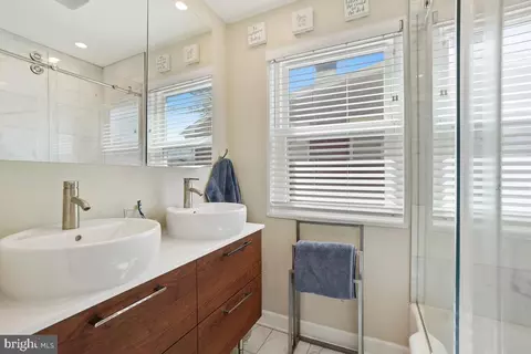 Bath - 715 Delafield St NE, Washington, DC 20017 photo 3 of 5