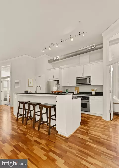 2380 Champlain St NW #203, Washington, DC 20009 photo 10