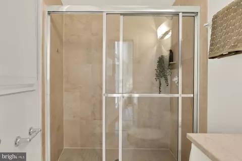 2380 Champlain St NW #203, Washington, DC 20009 photo 40
