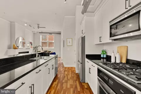 2380 Champlain St NW #203, Washington, DC 20009 photo 17