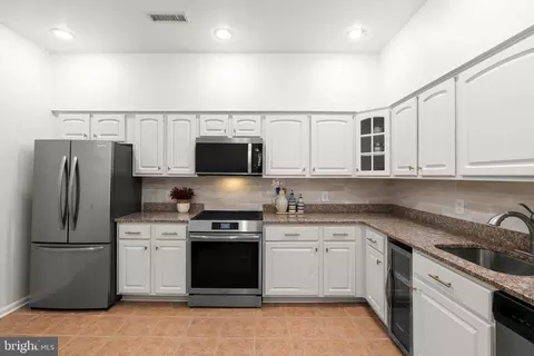Kitchen - 22 15th St NE #22, Washington, DC 20002 photo 1 of 3