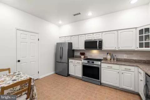Kitchen - 22 15th St NE #22, Washington, DC 20002 photo 2 of 3