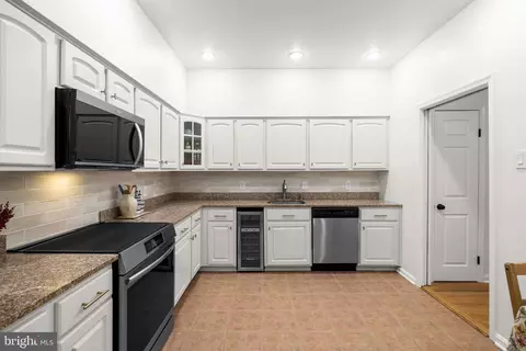 Kitchen - 22 15th St NE #22, Washington, DC 20002 photo 3 of 3