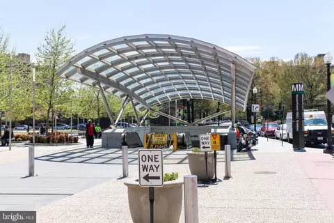 Exterior - 88 V St SW #605, Washington, DC 20024 photo 6 of 7