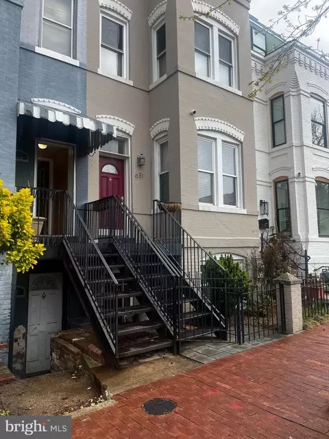 633 10th St NE, Washington, DC 20002