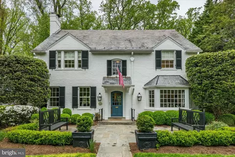 4923 Hillbrook Ln NW, Washington, DC 20016