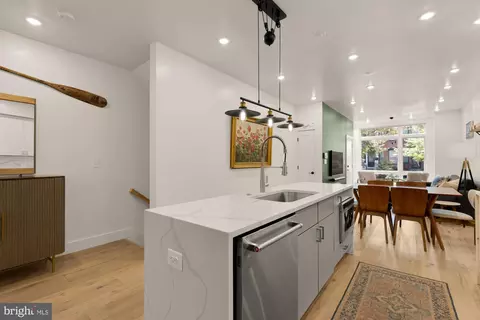 Entry Way - 81 U St NW #A, Washington, DC 20001 photo 5 of 7