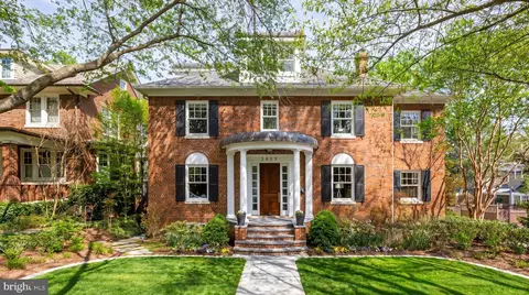 2809 34th Pl NW, Washington, DC 20007