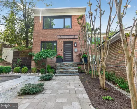 4416 Reno Rd NW, Washington, DC 20008