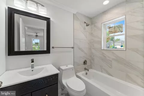 Bath - 5332 D St SE, Washington, DC 20019 photo 2 of 3
