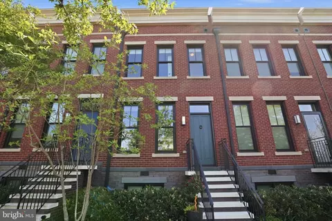 Exterior - 406 13th St SE, Washington, DC 20003 photo 4 of 6