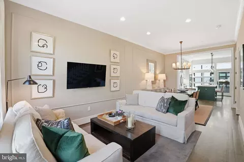 406 13th St SE, Washington, DC 20003