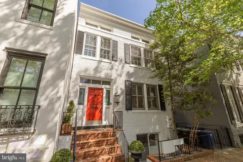 3249 P St NW, Washington, DC 20007