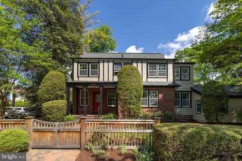 3737 Van Ness St NW, Washington, DC 20016