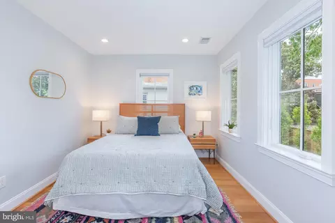 Bedroom - 420 4th St SE, Washington, DC 20003 photo 4 of 8
