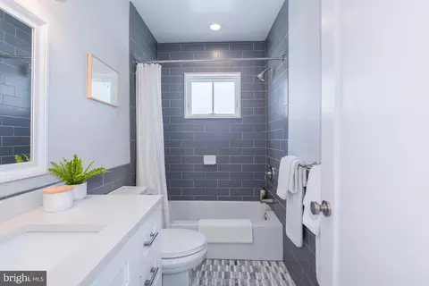 Bath - 420 4th St SE, Washington, DC 20003 photo 4 of 4