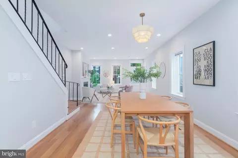 Dining - 420 4th St SE, Washington, DC 20003 photo 3 of 5
