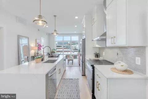 4347 Harrison St NW #PENTHOUSEIGHT, Washington, DC 20015