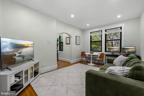 1726 17th St NW #201, Washington, DC 20009