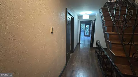 Entry Way - 2142 Cathedral Ave NW, Washington, DC 20008 photo 4 of 11