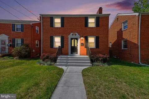 4504 20th St NE, Washington, DC 20018