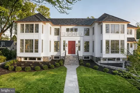 5042 Overlook Rd NW, Washington, DC 20016