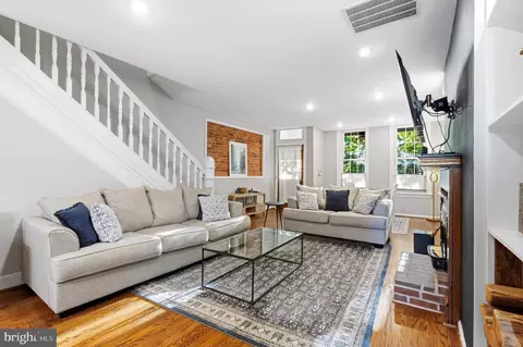 Living - 264 15th St SE, Washington, DC 20003 photo 1 of 1
