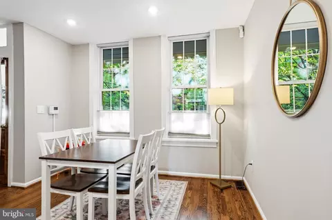 Dining - 264 15th St SE, Washington, DC 20003 photo 2 of 3