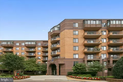 2111 Wisconsin Ave NW #118, Washington, DC 20007