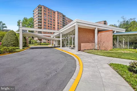 4201 Cathedral Ave NW #403E, Washington, DC 20016