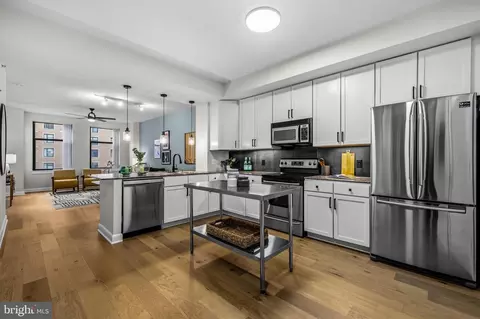 400 Massachusetts Ave NW #414, Washington, DC 20001