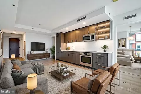 1211 Van St SE #806, Washington, DC 20003