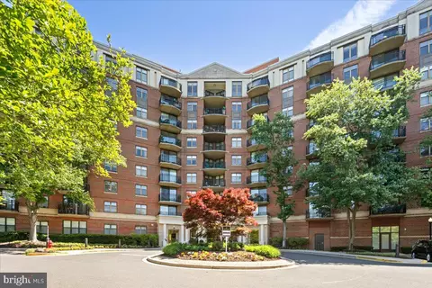 3401 38th St NW #521, Washington, DC 20016