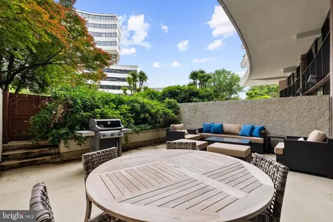 700 New Hampshire Ave NW #105, Washington, DC 20037